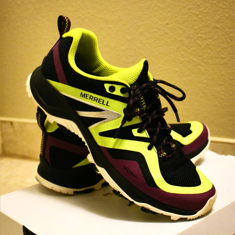 Quantum Grip Women’s Trail Hiking Shoes Neon Sneakers